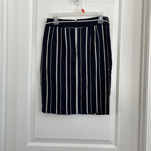 Loft navy weaved pencil skirt size 8 - Picture 3 of 3